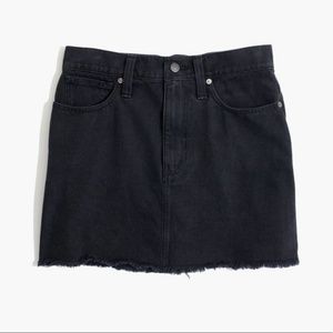 Madewell Faded Black Wash Raw Hem Jean Skirt (30)